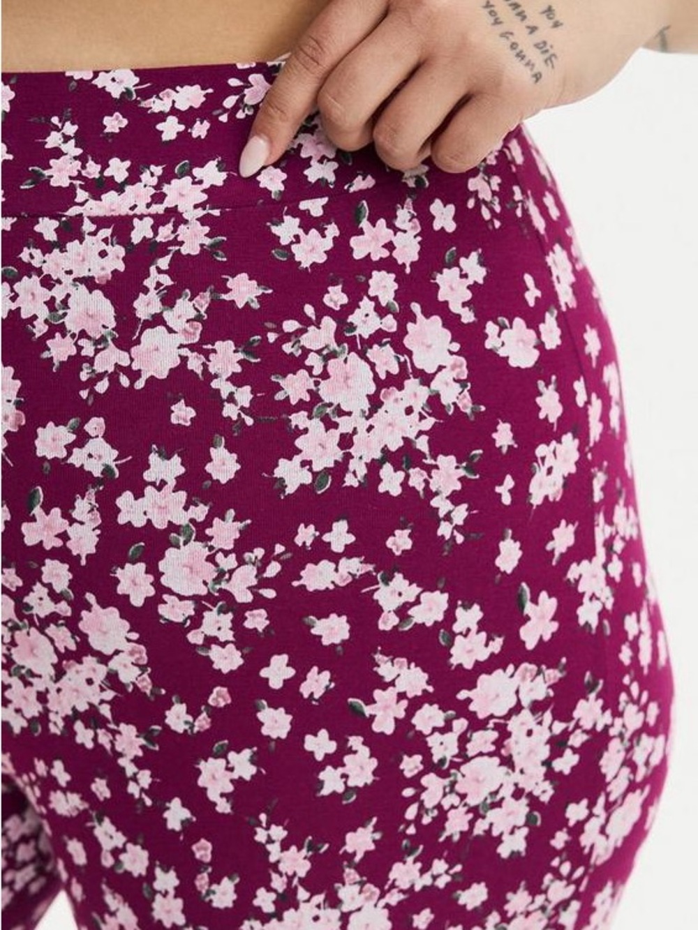 Torrid 1X Crop Signature Waist Premium Legging NWT PURPLE floral - Picture 3 of 5